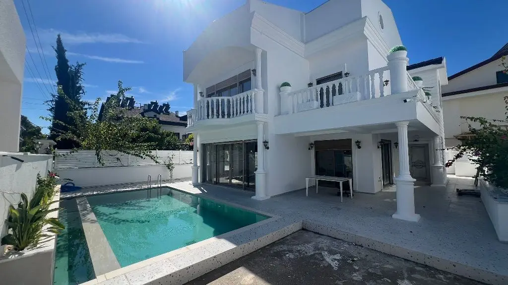 Property in Babatasi